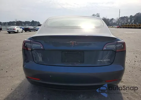 2019 Tesla Model 3 z USA, uszkodzony, nr VIN 5YJ3E1EB0KF418514